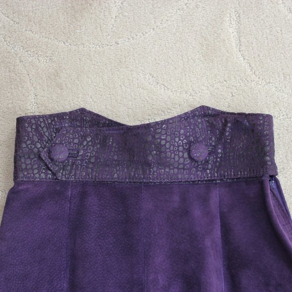 Danier Suede Pencil Skirt - Picture 5 of 12